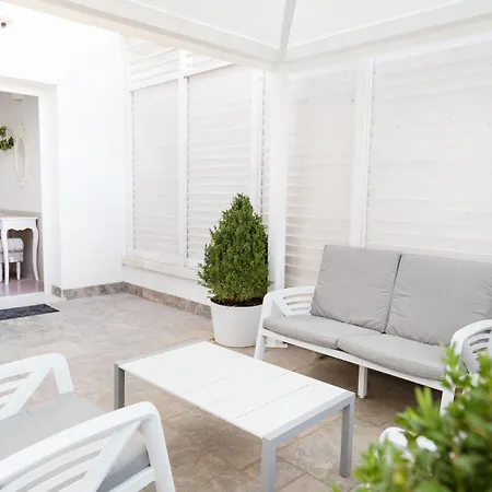 Palazzo Massari לצ'ה