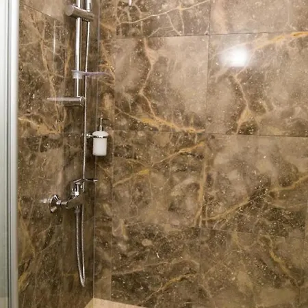 Palazzo Massari 4* לצ'ה