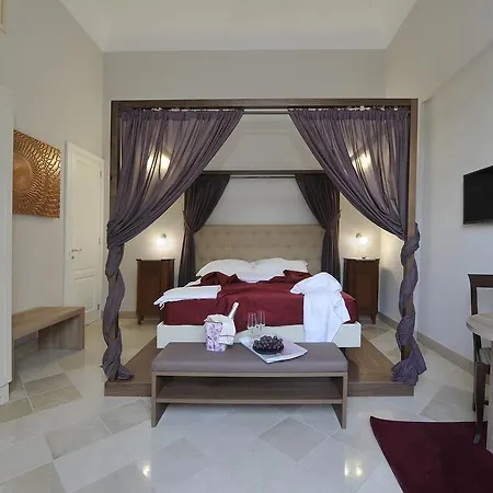 Palazzo Massari 4* לצ'ה